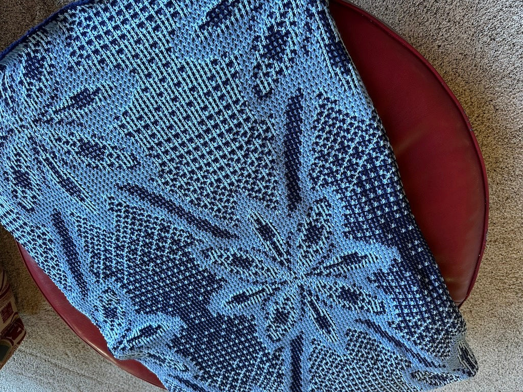 Handmade Knit Throw Blanket, Luxurious Soft Yarn Perfect for Relaxation, Unique Gift Idea for Any Occasion