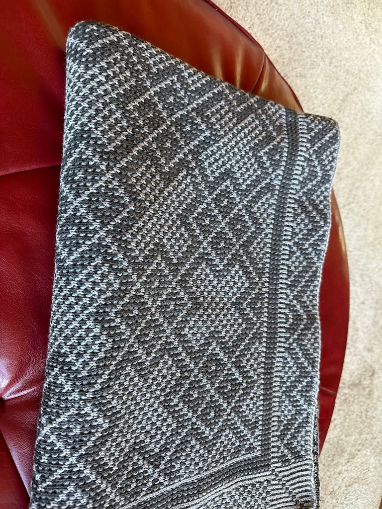 Handmade Knit Throw Blanket, Luxurious Soft Yarn Perfect for Relaxation, Unique Gift Idea for Any Occasion
