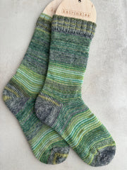 Unique Alpaca Socks, Vibrant Colors and Patterns for Ultimate Comfort, Ideal Gift for Friends & Family Who Love Cozy Wear