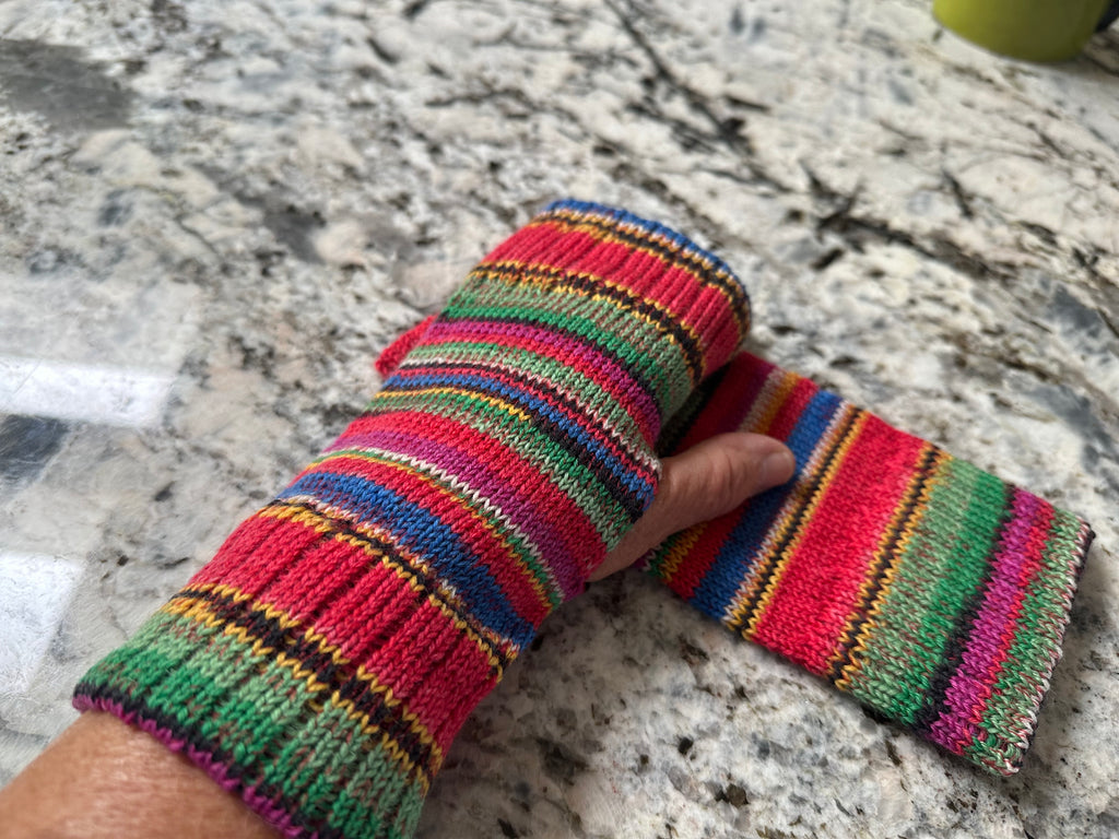 Handknit Texting Gloves, Beautifully Crafted Wool Fingerless Mitts for Comfortable Phone Use, Ideal Holiday Gift