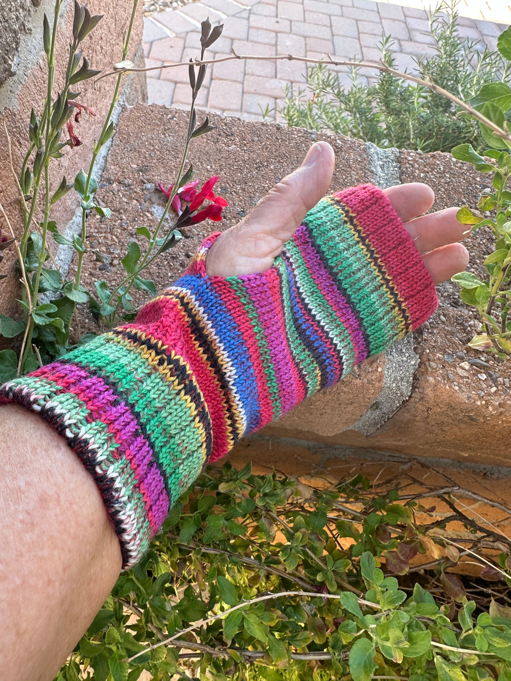 Handknit Texting Gloves, Beautifully Crafted Wool Fingerless Mitts for Comfortable Phone Use, Ideal Holiday Gift