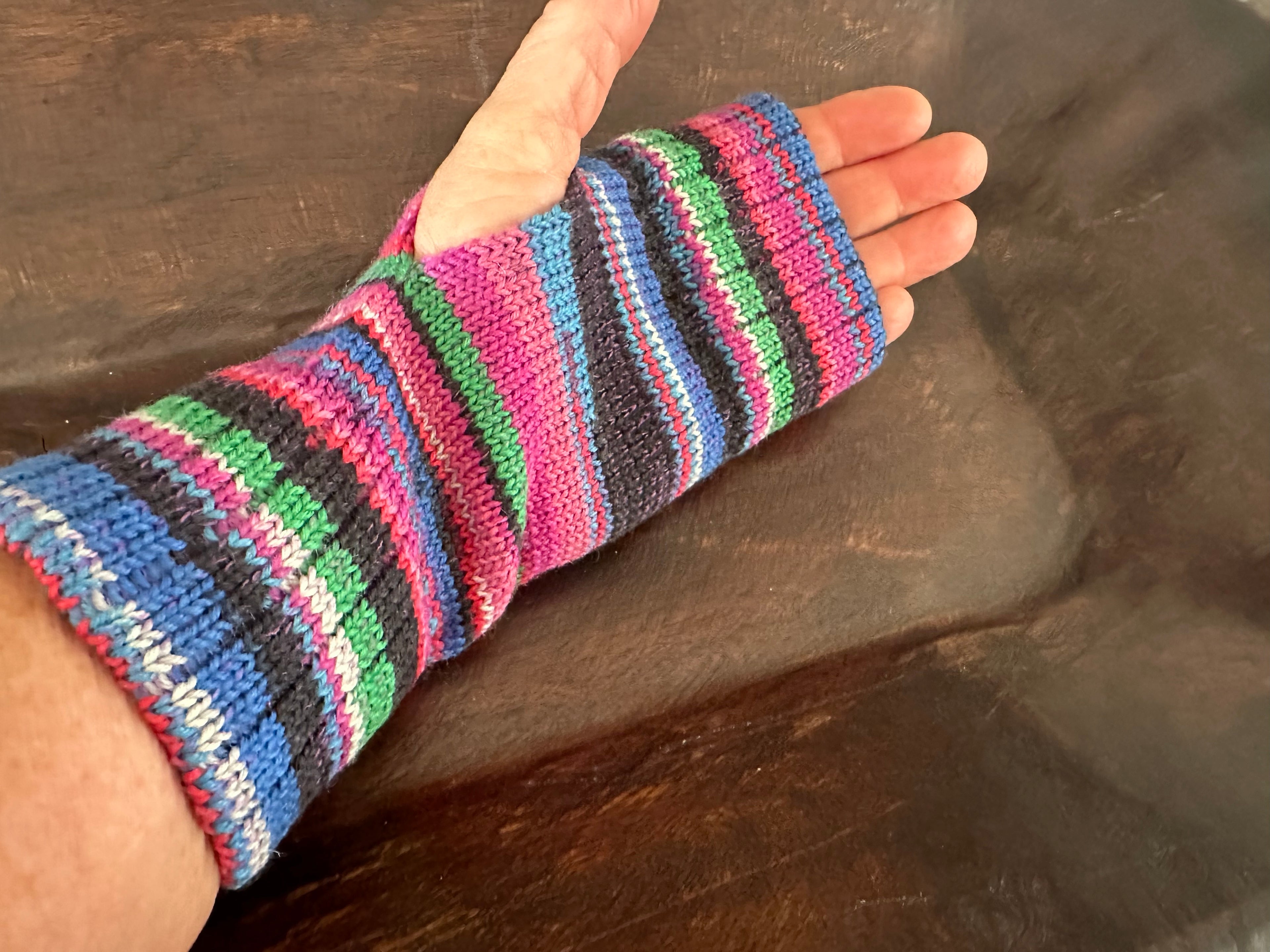 Handknit Texting Gloves, Soft Woolen Mittens for Screen Use, Ideal Gift for Her This Winter