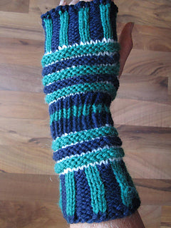 Fingerless Mitten Knitting Pattern, Fun and Functional Hand-Knit Design, Perfect for Everyday Use, Unique Gift for Knit Enthusiasts
