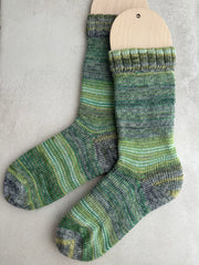 Unique Alpaca Socks, Vibrant Colors and Patterns for Ultimate Comfort, Ideal Gift for Friends & Family Who Love Cozy Wear