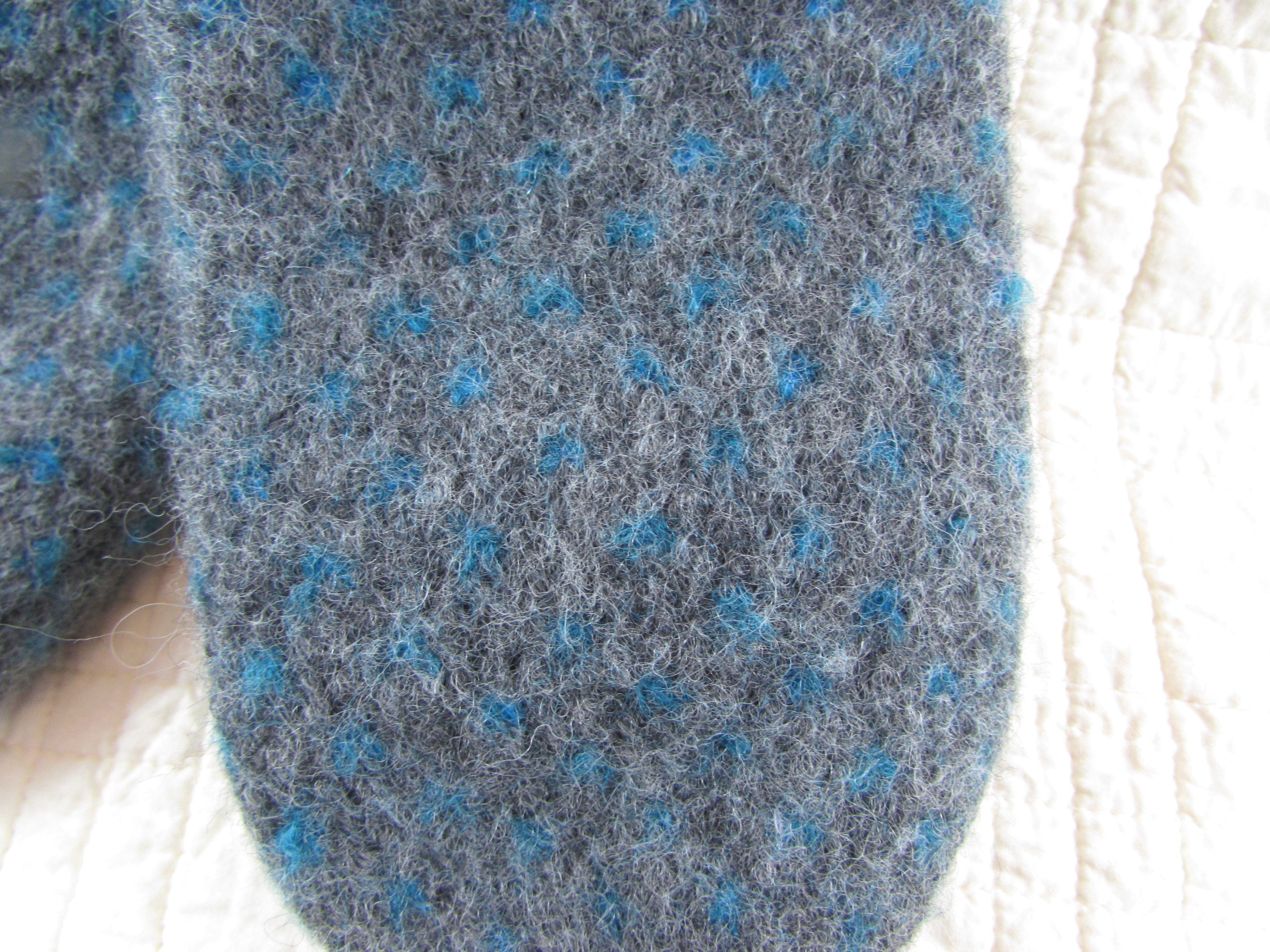 Boiled Wool Mitten Knitting Pattern, Warm and Comfy Design, Ideal Handmade Present for Kids and Adults