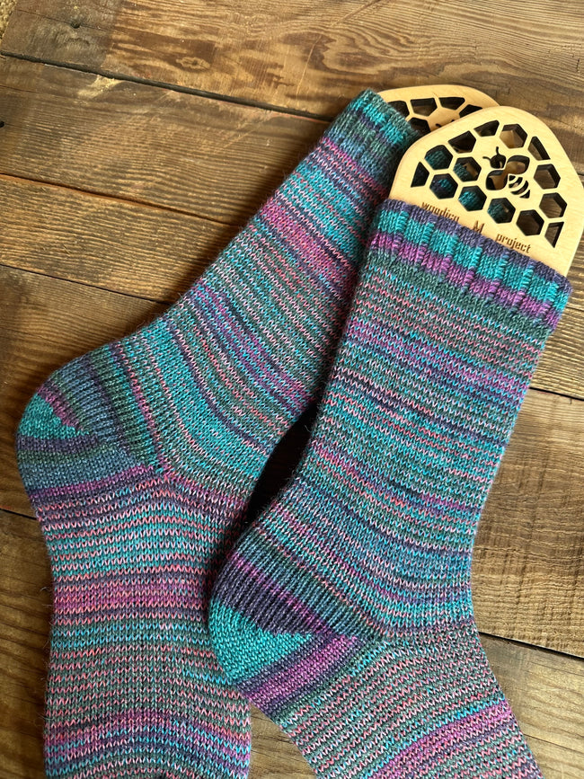 Colorful alpaca socks, luxurious and fun socks for comfort at home, ideal gift for sock lovers and nature enthusiasts Main Image