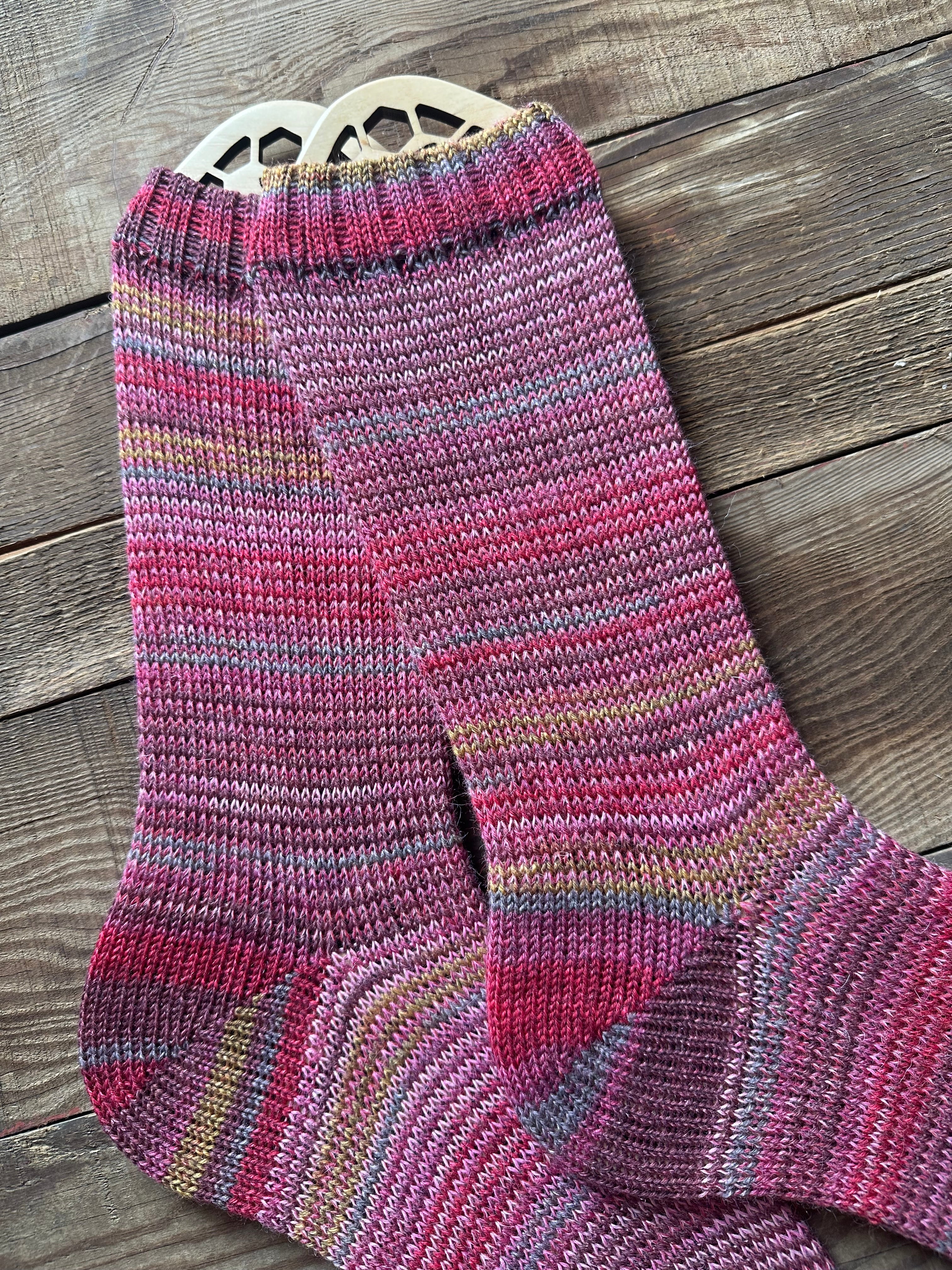 Colorful alpaca socks, luxurious and fun socks for comfort at home, ideal gift for sock lovers and nature enthusiasts