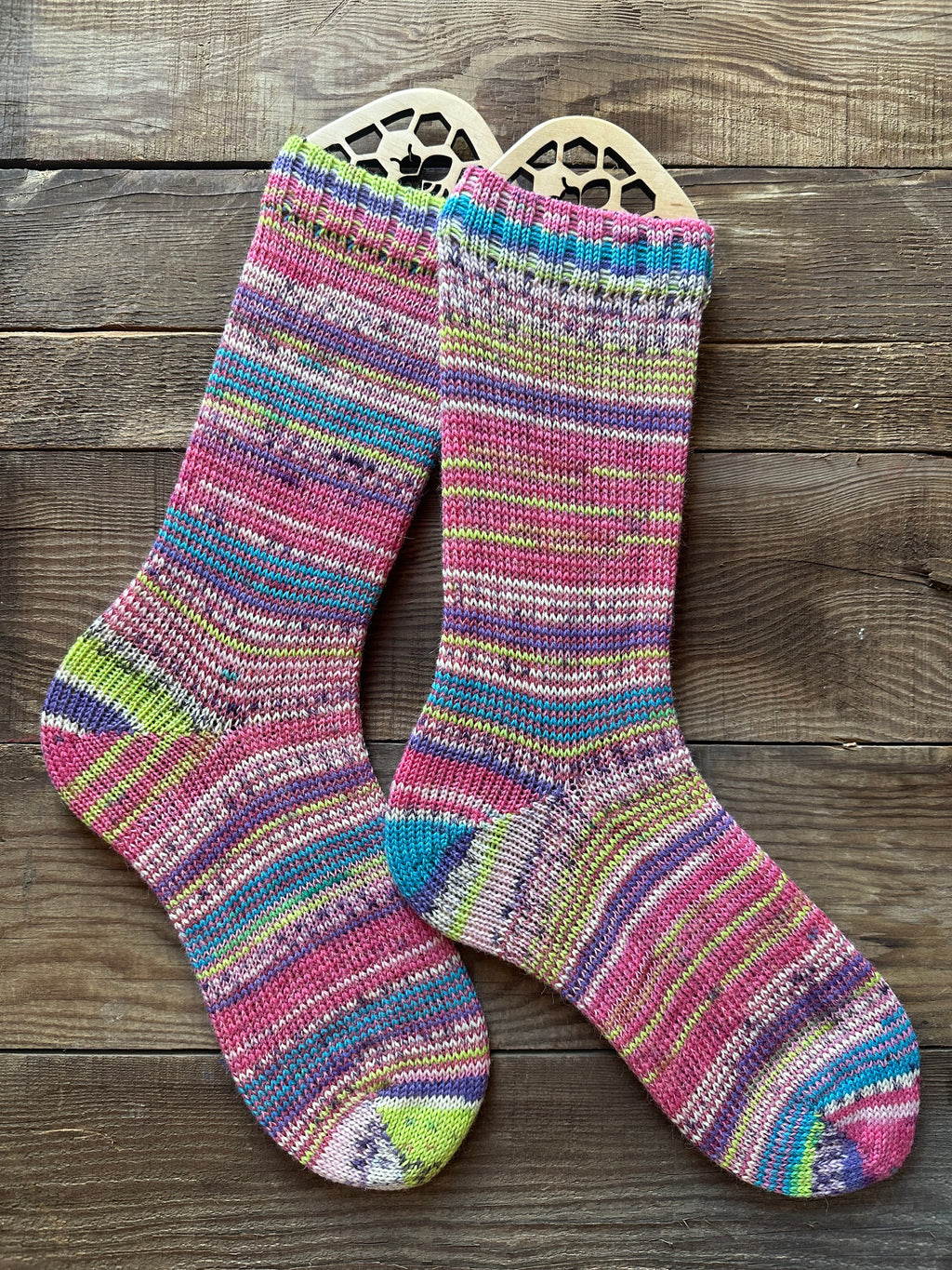 Luxurious and fun socks for comfort at home, Colorful alpaca socks, ideal gift for sock lovers and nature enthusiasts