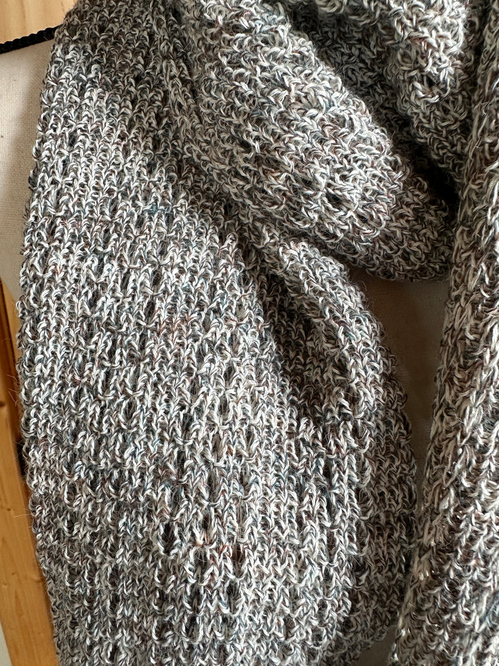 Textured Knitted Scarf - Cozy Handcrafted Knitwear for Winter Warmth - Perfect Gift for Her or Him