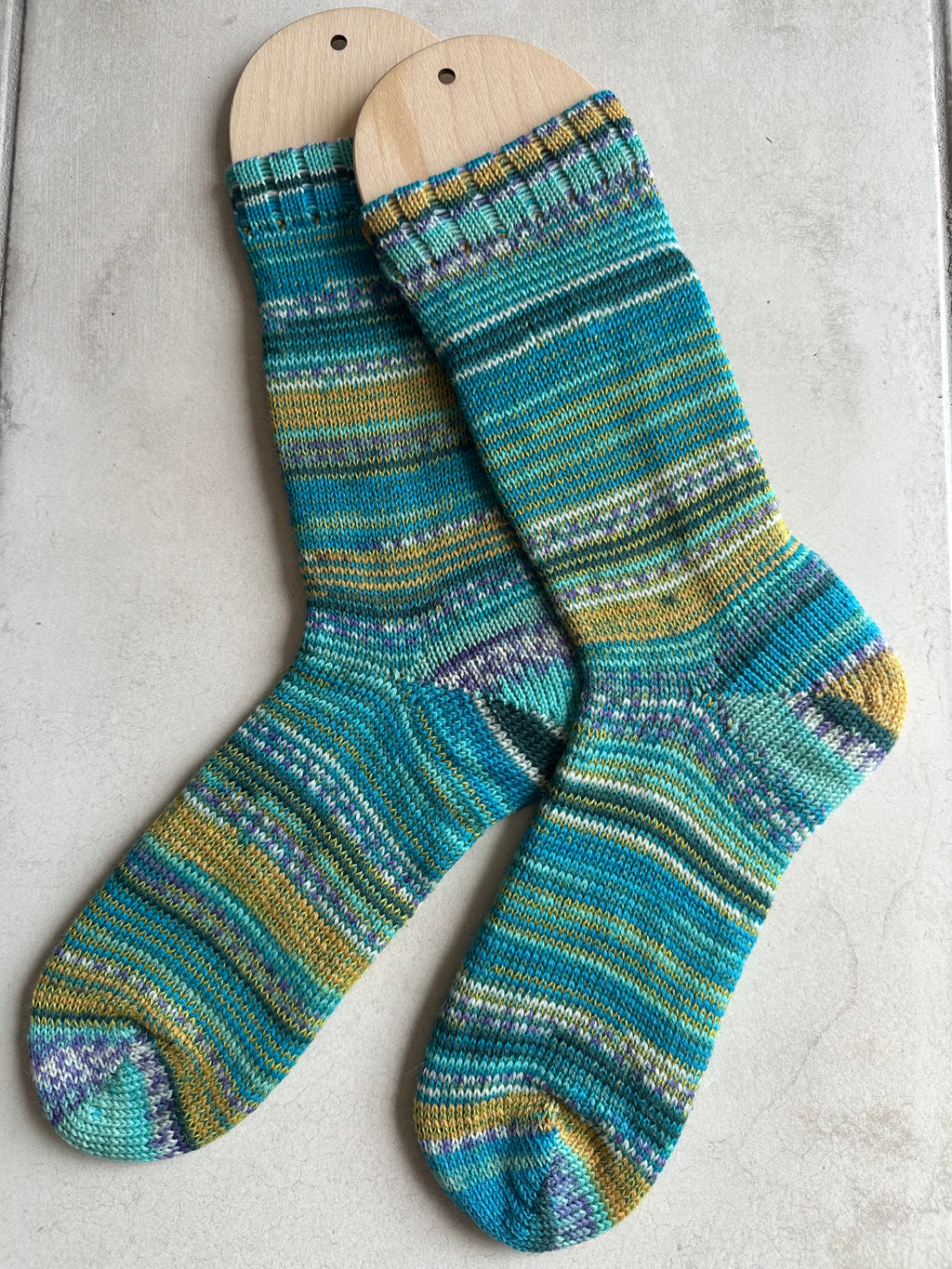 Luxurious and fun socks for comfort at home, Colorful alpaca socks, ideal gift for sock lovers and nature enthusiasts