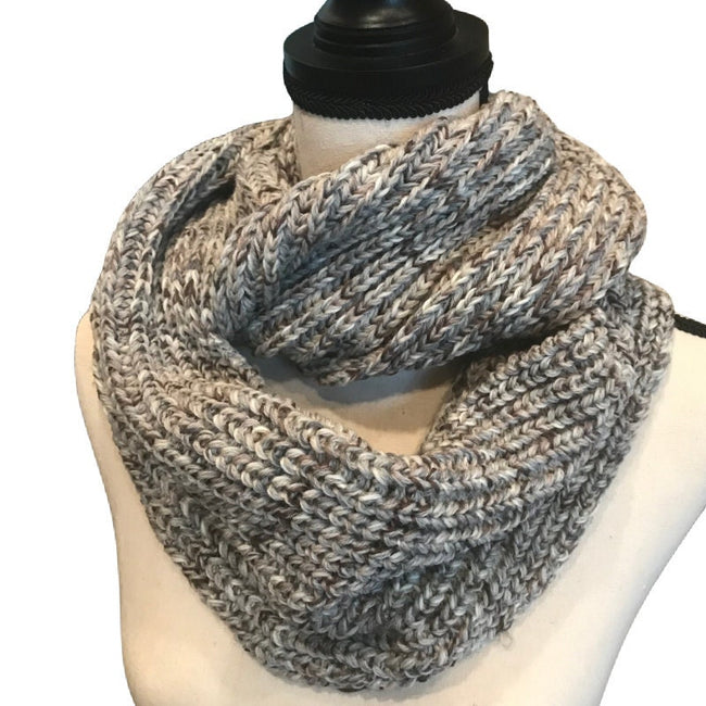 Chunky Loop Scarf, Cozy Knit Infinity Scarf for Winter Warmth - Perfect Gift for Her or Him Main Image